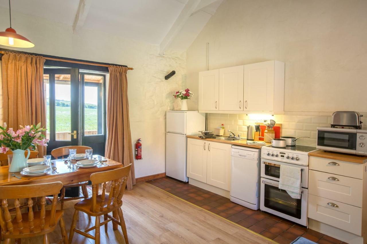 Cwm Connell Coastal Cottages Moylgrove Buitenkant foto