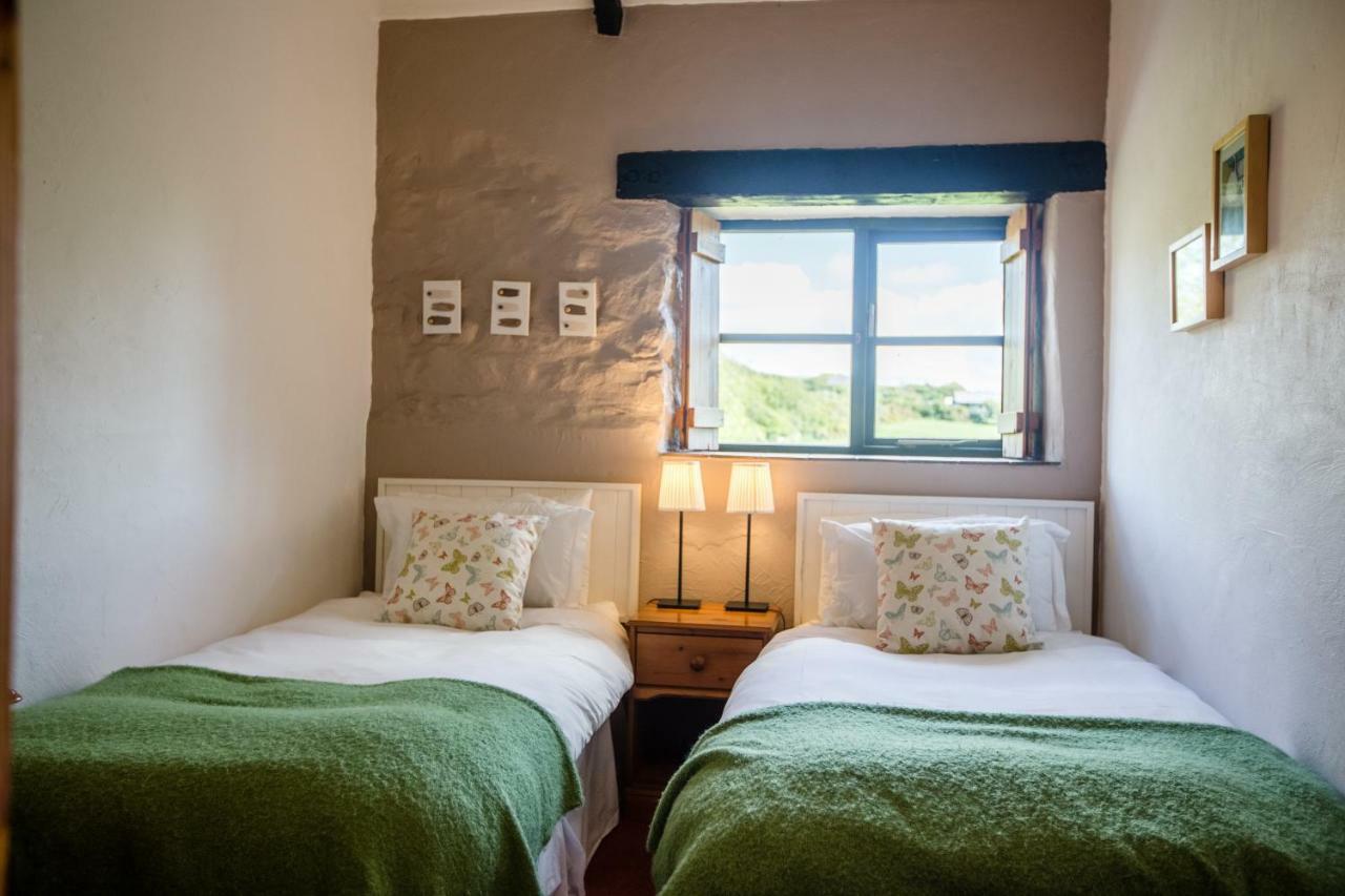 Cwm Connell Coastal Cottages Moylgrove Buitenkant foto