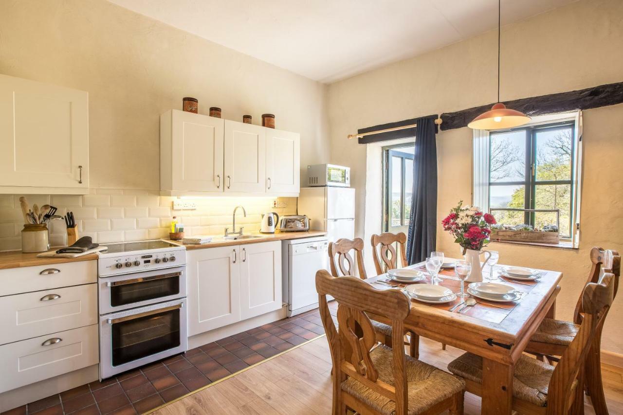 Cwm Connell Coastal Cottages Moylgrove Buitenkant foto